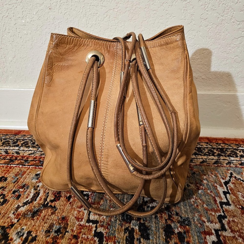 Vintage 1970s Vakko Light Brown Leather Bucket Shoulder Bag